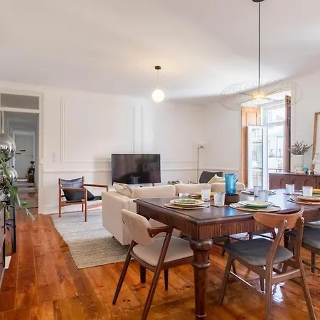 Casa Flores 4br + Office Space And A/c Lisbon