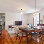 Casa Flores 4br + Office Space And A/c Lisboa