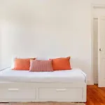 Διαμέρισμα Casa Flores 4br + Office Space And A/c Lisboa