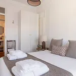 Casa Flores 4br + Office Space And A/c Διαμέρισμα
