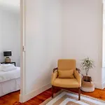 Διαμέρισμα Casa Flores 4br + Office Space And A/c Lisboa