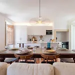Διαμέρισμα Casa Flores 4br + Office Space And A/c Lisboa