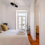 Διαμέρισμα Casa Flores 4br + Office Space And A/c Lisboa