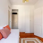 Casa Flores 4br + Office Space And A/c ליסבון