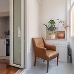 Casa Flores 4br + Office Space And A/c Διαμέρισμα *