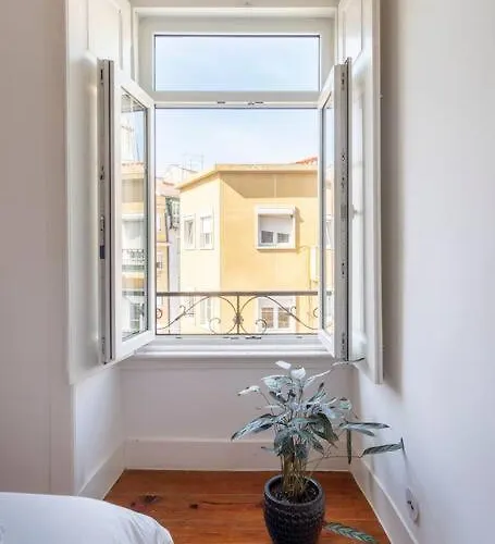 Casa Flores 4br + Office Space And A/c