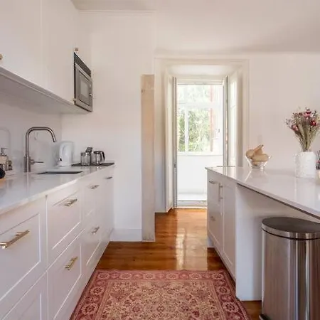 Casa Flores 4br + Office Space And A/c Apartament Lizbona