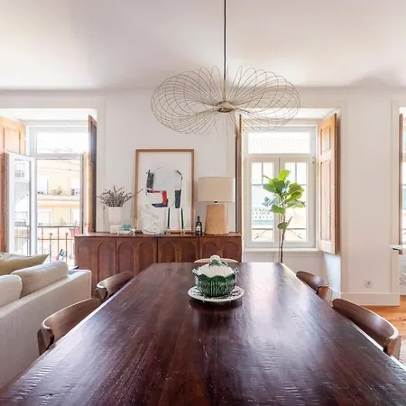 Casa Flores 4br + Office Space And A/c Lizbona