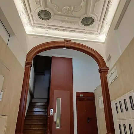 Casa Flores 4br + Office Space And A/c Apartament *