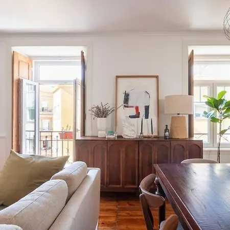 Casa Flores 4br + Office Space And A/c Lizbona