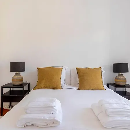 Casa Flores 4br + Office Space And A/c Apartament Lizbona