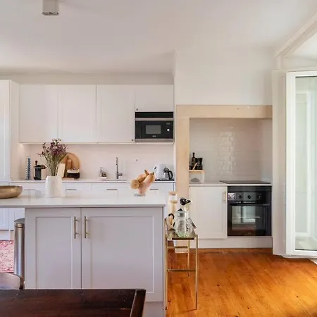 Casa Flores 4br + Office Space And A/c Daire *