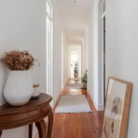 Daire Casa Flores 4br + Office Space And A/c Lisboa